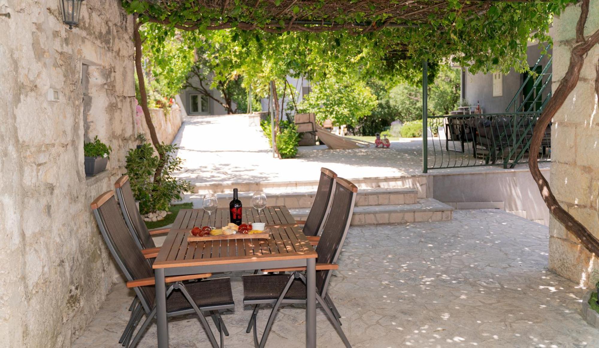 Apartments Srdanovic Omiš Kültér fotó