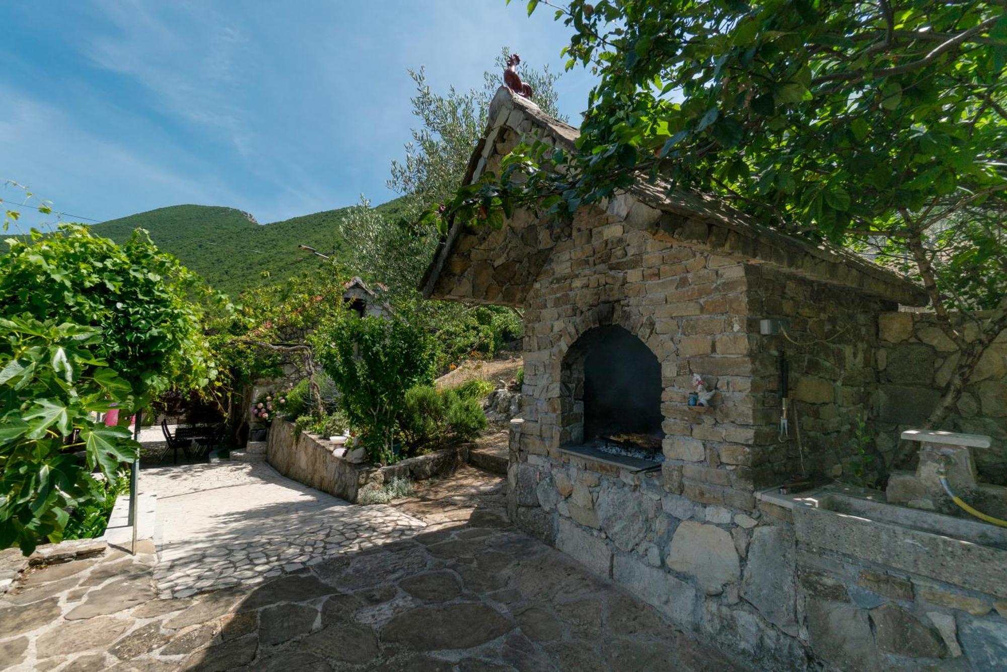 Apartments Srdanovic Omiš Kültér fotó